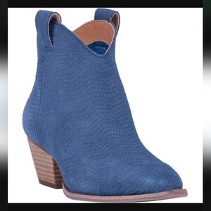 NWT.Dingo Blue Leather Ankle Bootssize 10M